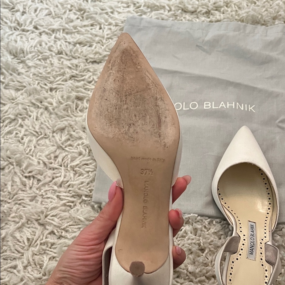 Manolo Blahnik White Slingback Kitten Heel - Picture 12 of 14